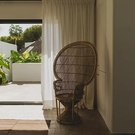 Casa Doora - Architectural Mid-century With Pool, Walk To شقة ماربيا